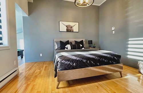 Sept-Iles Apartment | The only condo in town: Billiard room / Sauna