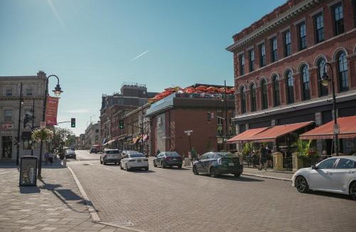 Kingston Apartment | The Only Lakeview & Market View Downtown