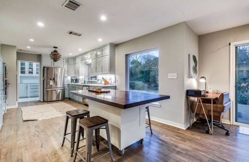 Dallas House | The Only Private Pickleball Vacation in Dallas!
