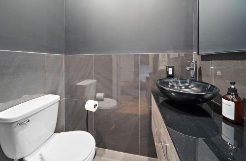 Latin Quarter Apartment | The Ontario Loft Suites