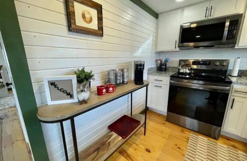 East Fultonham Cabin | The Ontario