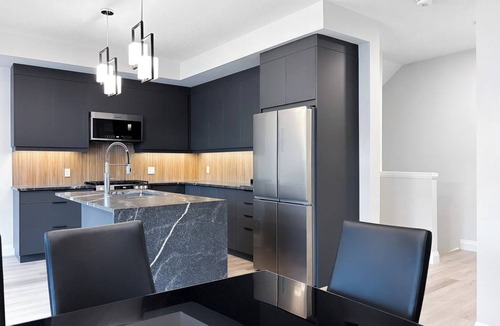 Cambridge House | The Onyx Modern Stay by Cambridge Mill