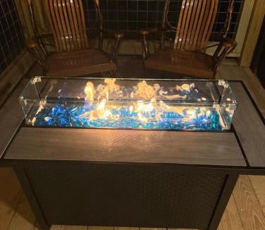 Sapphire Villa | The Onyx - Walk to Falls, Hot Tub, Resort Access, Luxe Approved