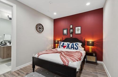 Fort Worth House | The Opal 2BD TowenHouse 7ST Walkable