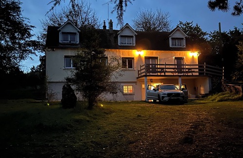 Conie-Molitard House | The open field