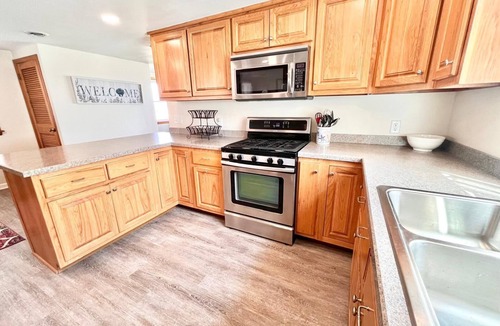 Bridgeport House | The Openwater Lakehouse at Billington Bay