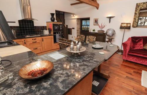 Falstone House | The Opulent