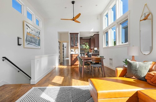 Seattle Metro Area Villa | The Orcas Parkside, Near Stadium