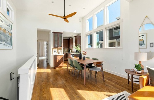 Seattle Metro Area Villa | The Orcas Parkside, Near Stadium