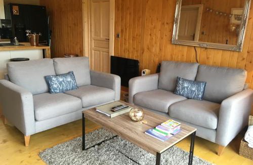 Hadleigh Cabin | The Orchard Bramble Lodge