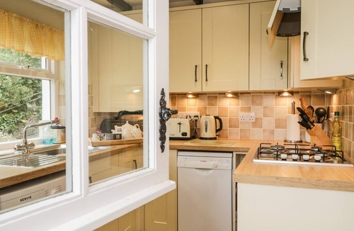 Levens Cottage | THE ORCHARD, family friendly, character holiday cottage in Levens