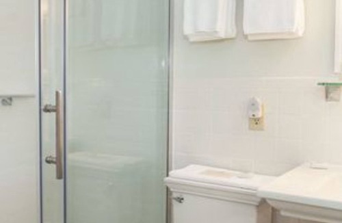 Saluda Bed & Breakfast | The Orchard Inn