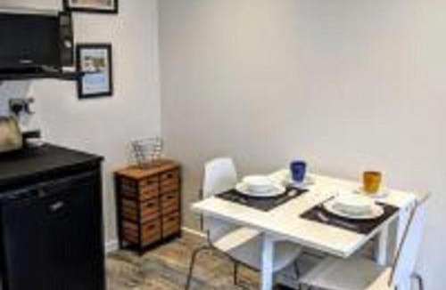 Gillingham Apartment | The Orchid