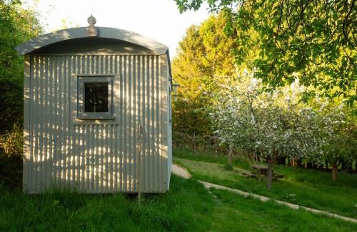 Cranham House | The Organic Cotswolds Shepherds Hut