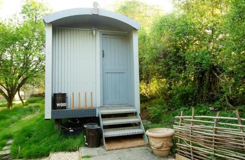 Cranham House | The Organic Cotswolds Shepherds Hut