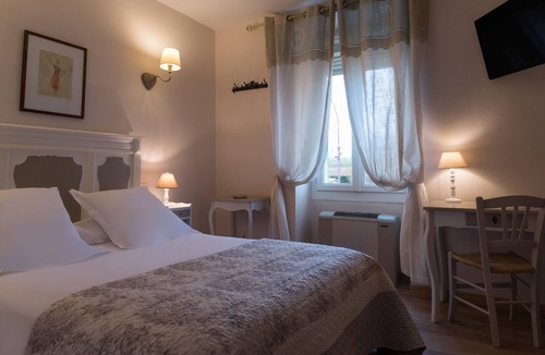 Entraigues-sur-la-Sorgue Hotel | The Originals City, Hôtel du Parc, Avignon Est