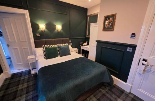 Roslin Hotel | The Original Rosslyn Inn