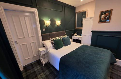 Roslin Hotel | The Original Rosslyn Inn