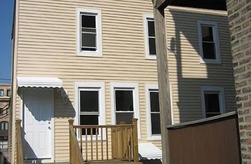 Lakeview House | The Original Wrigleyville Coach House- Private 2 Story House in Heart of City