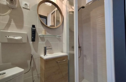 Saint-Hilaire-Saint-Florent Hotel | The Originals Access Hotel Le Canter
