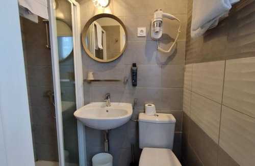Saint-Hilaire-Saint-Florent Hotel | The Originals Access Hotel Le Canter