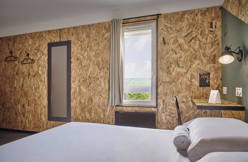 Seclin Hotel | The Originals Access, Hôtel Moustache, Seclin