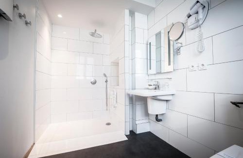 Seclin Hotel | The Originals Boutique, Hôtel Auberge du Forgeron, Lille Sud