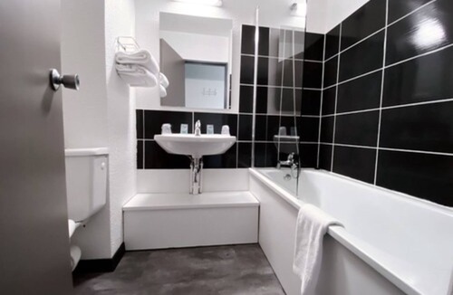 Montaudran - Lespinet Hotel | The originals Hotel Ariane, Toulouse
