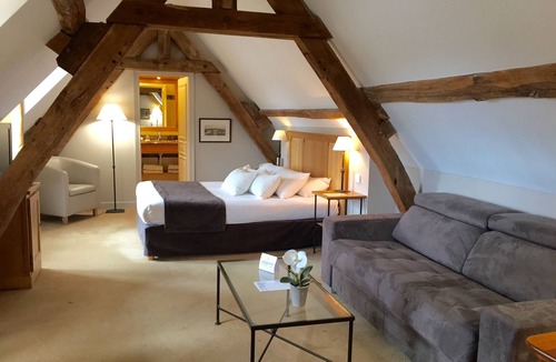 Montfort-l'Amaury Hotel | The Originals Relais, Hôtel St Laurent