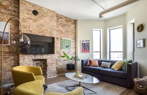 River North Apartment | The Orleans Floor 3 Private rooftop deck