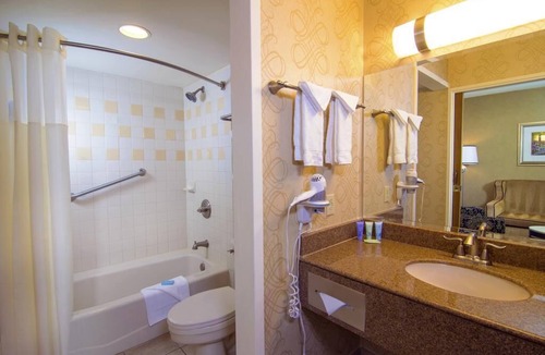 Paradise Hotel | The Orleans Hotel & Casino