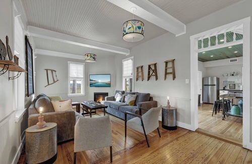 Harper House | The Oswald