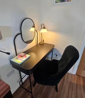 West Kingsdown House | The Otters by Brand Hatch