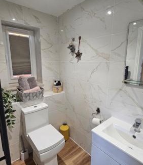 West Kingsdown House | The Otters by Brand Hatch