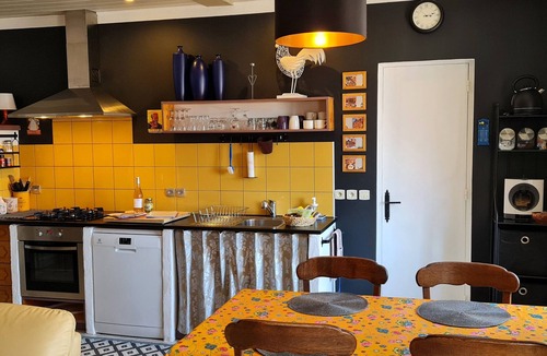 Puicheric Apartment | The Oustal Delcastèl, Furnished very comfortable with large south facing terrace and BBQ