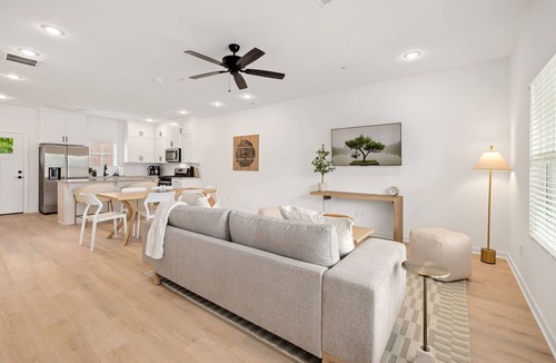 Fayetteville House | The Outfield-30+ day stays only!-2mi to Downtown