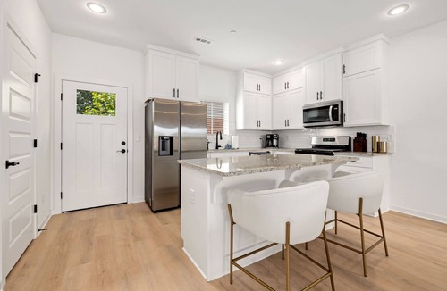 Fayetteville House | The Outfield-30+ day stays only!-2mi to Downtown
