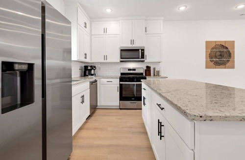 Fayetteville House | The Outfield-30+ day stays only!-2mi to Downtown