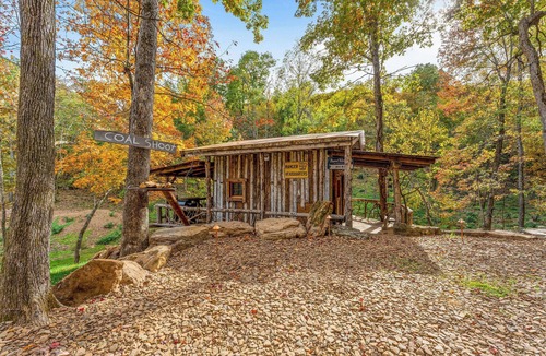 Jasper Cabin | The Outpost Cabin