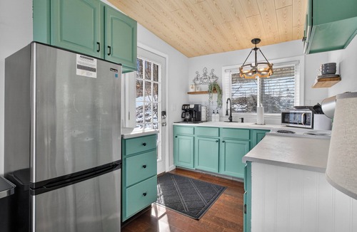 Naples Cabin | The Overlook Couples Tiny Cabin-HotTub-Firepit. Best view in the Finger Lakes!