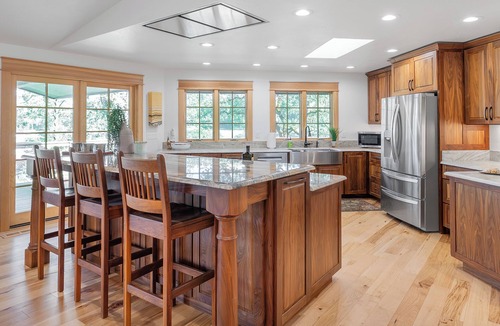 Roseburg House | The Overlook - Fire Pit, Views & Room to Gather