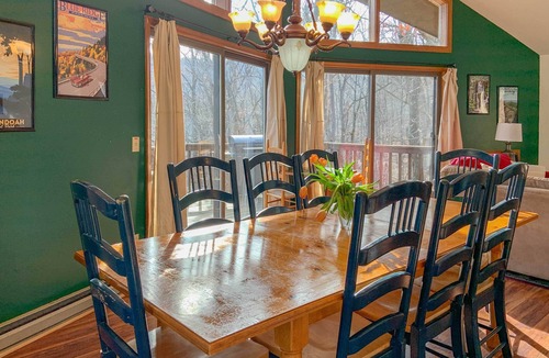 McGaheysville Cottage | 'the Overlook' in Massanuttens All Season Resort