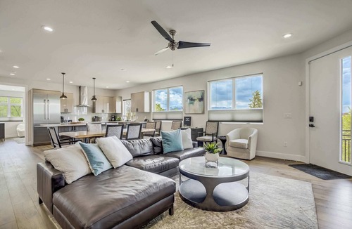 Broadmoor House | The Overlook! Rooftop w/Mtn Views by Broadmoor