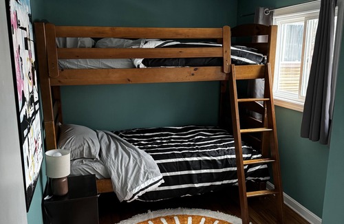 Enfield House | The Overlook: Small Home, Beautiful View!