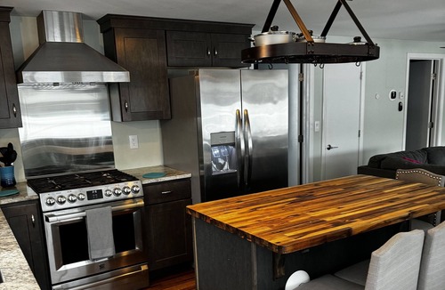 Enfield House | The Overlook: Small Home, Beautiful View!