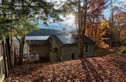 Enfield House | The Overlook: Small Home, Beautiful View!