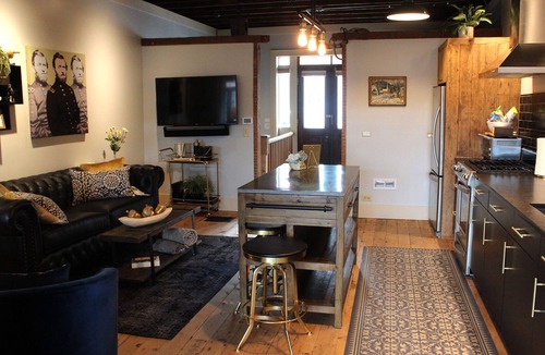 Galena House | The Owl House nPrivate Downtown Home - An Elegant Oasis with Reserved Parking