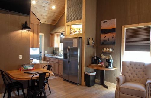 Vian Cabin | The Owl's Echo Cabin