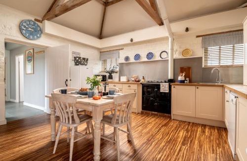 Sculthorpe House | The Owls Roost