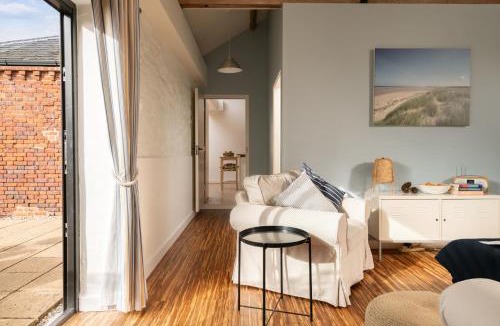 Sculthorpe House | The Owls Roost